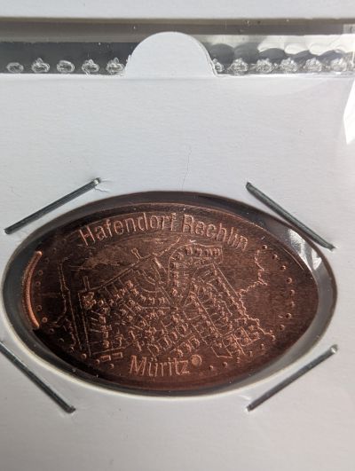 Souvenirmünze – Motiv von Münzautomat Kaufhaus Stolz (Rechlin)