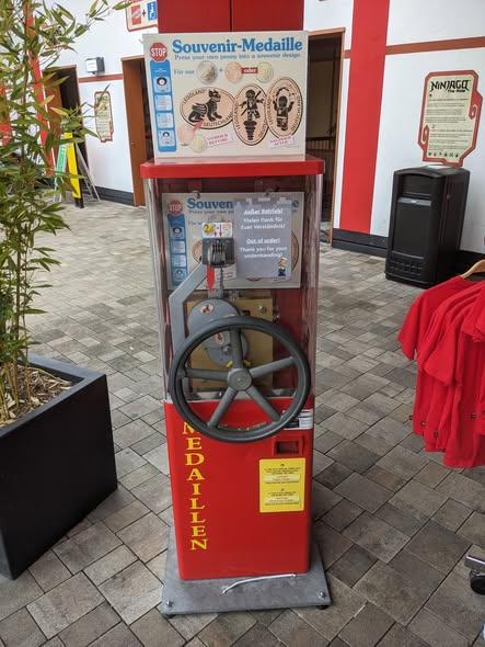 Münzautomat Legoland (Ninjago Land) in Günzburg