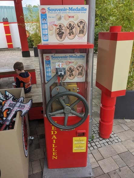 Münzautomat Legoland (Ninjago Store) in Günzburg
