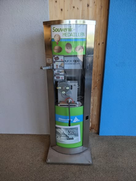Münzautomat Elbauenpark im Jahrtausendturm in Magdeburg