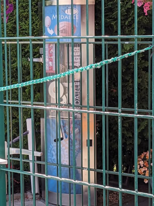 Münzautomat Die Welt steht Kopf in Trassenheide