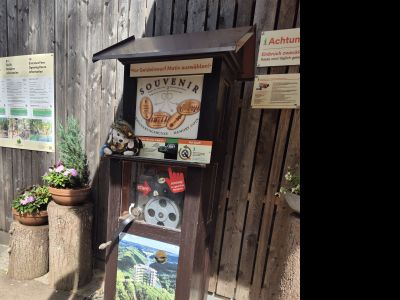 Münzautomat Ausgang Baumwipfelweg Souvenirshop in Mettlach - Orscholz – Titelbild