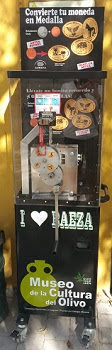 Münzautomat Museo del aceite (2018) in Camino de la Laguna, s/n, 23529 Puente del Obispo - Baeza, Jaén – Titelbild