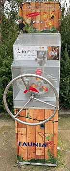 Münzautomat Faunia 2017-1 in Avenida Comunidades, 28, 28032 Madrid – Titelbild