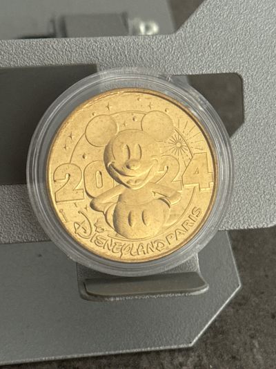 Mickey Mouse 2024 – Souvenir Medaille – Vorderseite
