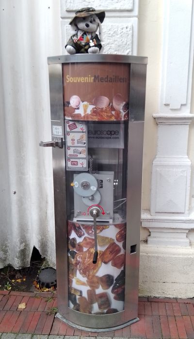 Münzautomat Bernstein Huus in Esens – Titelbild