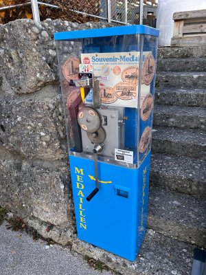 Münzautomat Anlegestelle zur Fraueninsel in Gstadt am Chiemsee – Titelbild